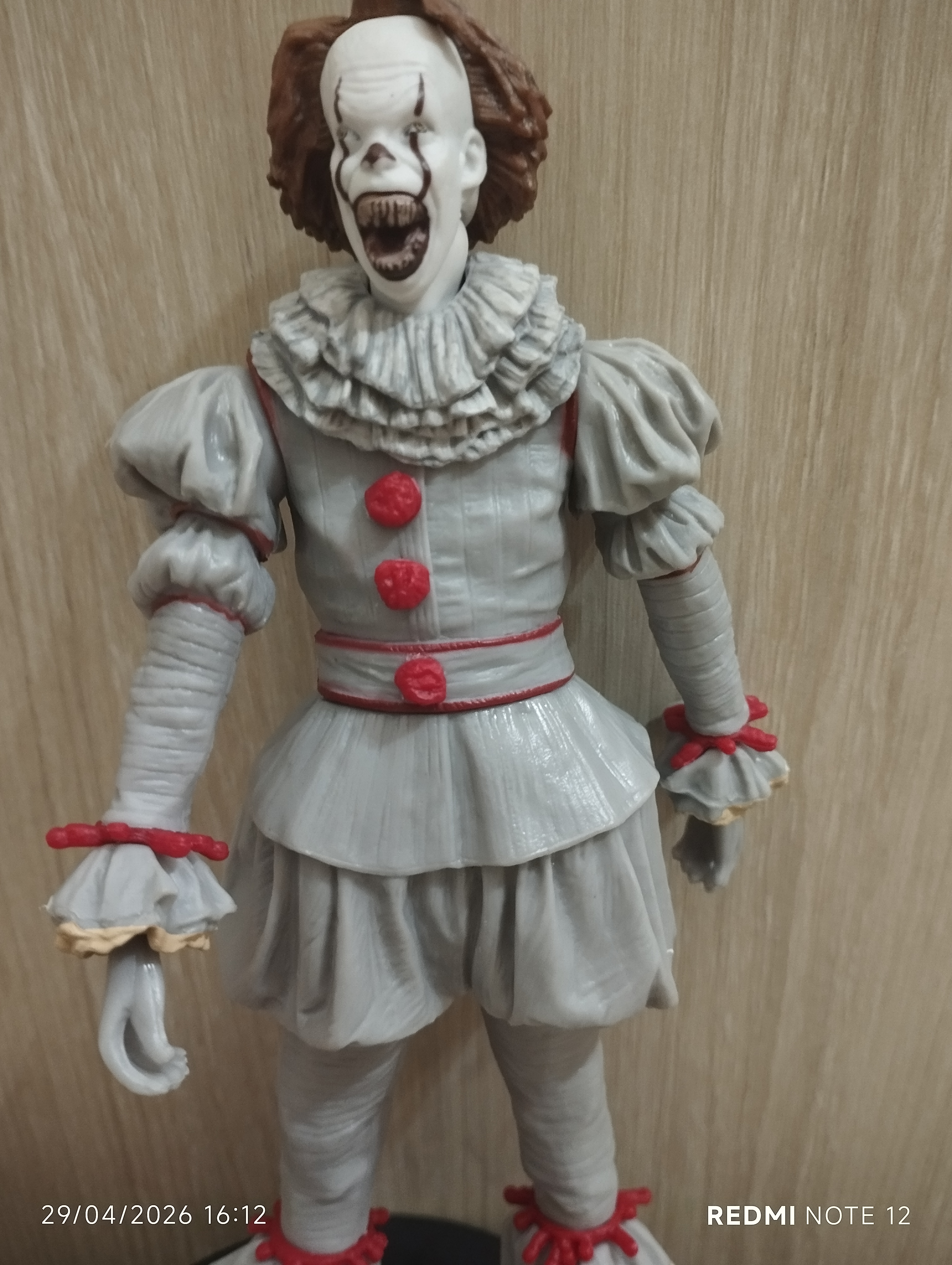 فیگور پنی وایز Pennywise از ایت IT با سر و دست اضافه